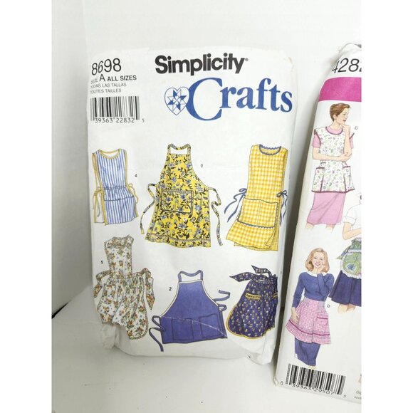 3 VINTAGE APRON PATTERNS USED - Picture 2 of 4